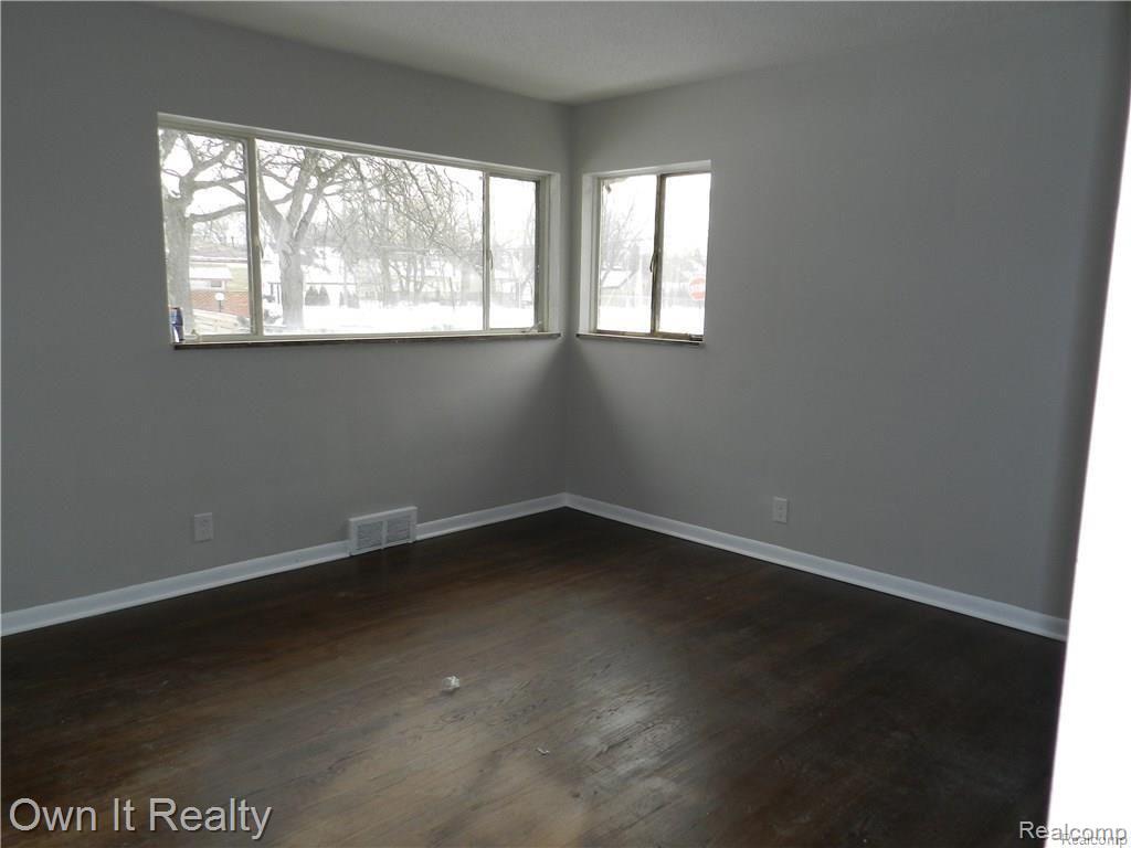 20215 Rutherford Street Detroit, MI 48235 - Photo 5 of 11