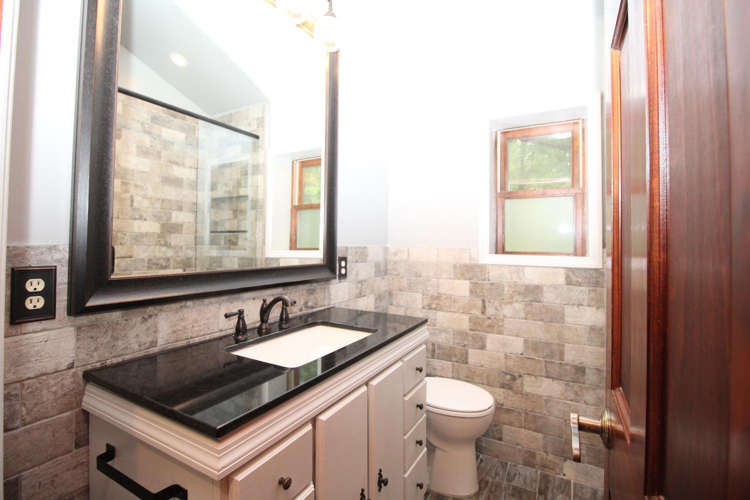 8581 Livingston Road Cincinnati, OH 45251 - Photo 13 of 35 Gallery Image 13