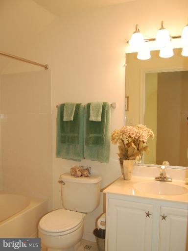 11910 Breton Court, Unit 3B Reston, VA 20191 - Photo 25 of 28 Bath