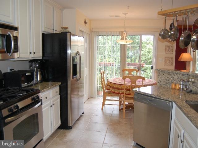 11910 Breton Court, Unit 3B Reston, VA 20191 - Photo 4 of 28 Kitchen