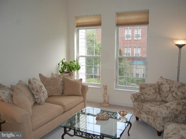11910 Breton Court, Unit 3B Reston, VA 20191 - Photo 9 of 28 Living Room