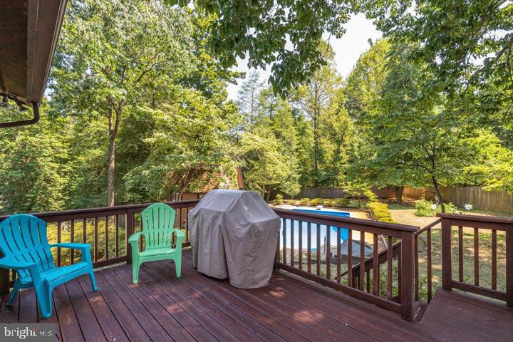 987 Shore Acres Road Arnold, MD 21012 - Photo 25 of 34 Deck for outdoor grilliing