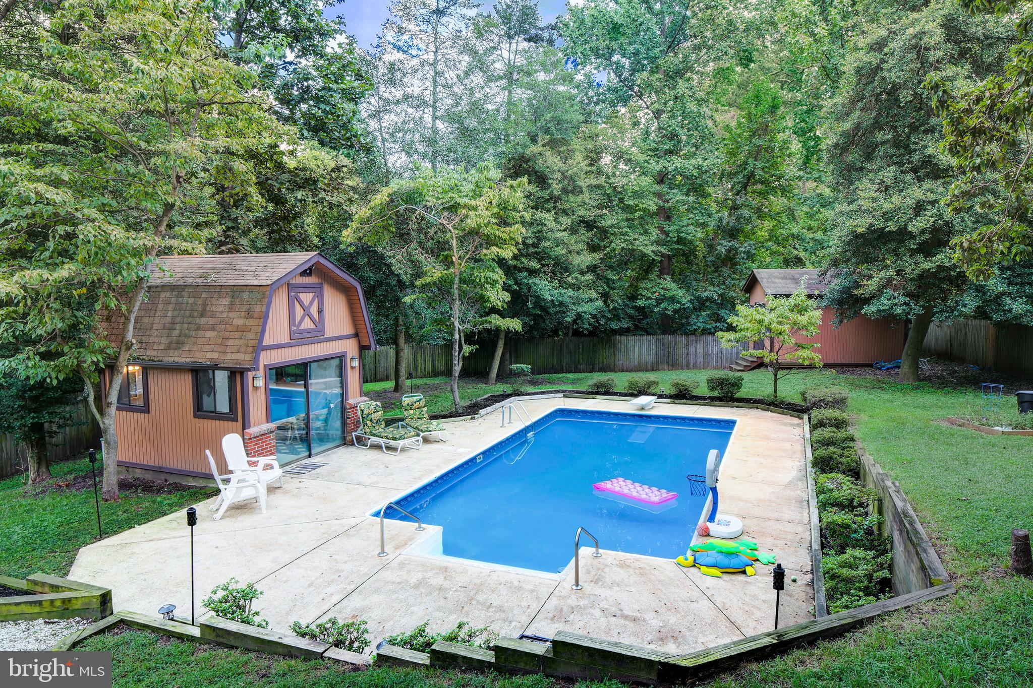 987 Shore Acres Road Arnold, MD 21012 - Photo 26 of 34 Private pool setting