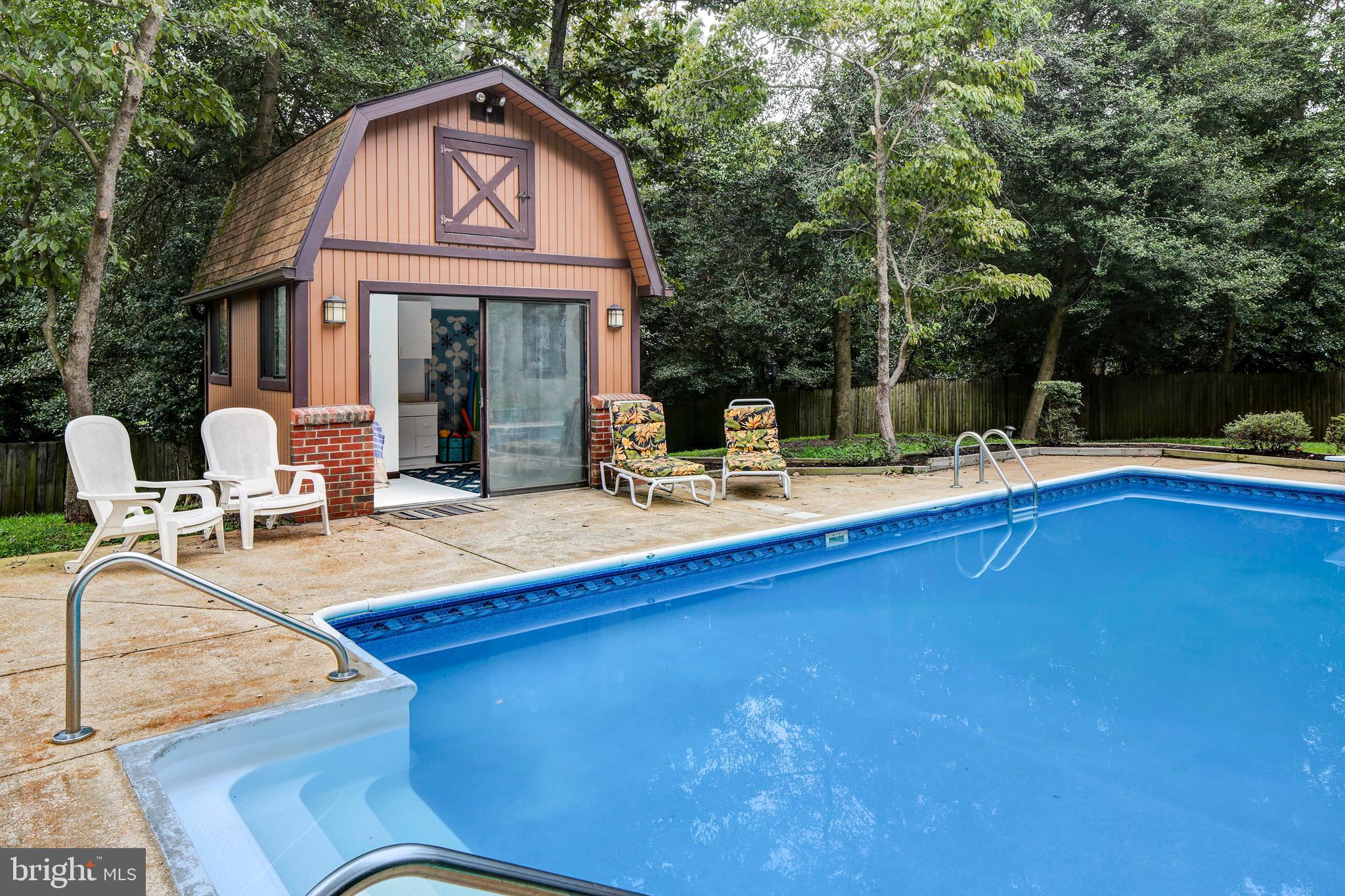 987 Shore Acres Road Arnold, MD 21012 - Photo 29 of 34 In-ground pool with pool house