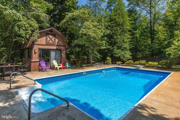 987 Shore Acres Road Arnold, MD 21012 - Photo 30 of 34 inground pool and pool house
