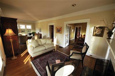 118 Irvine Road Lexington, KY 40502 - Photo 25 of 39 Another view of the livng room looking t
