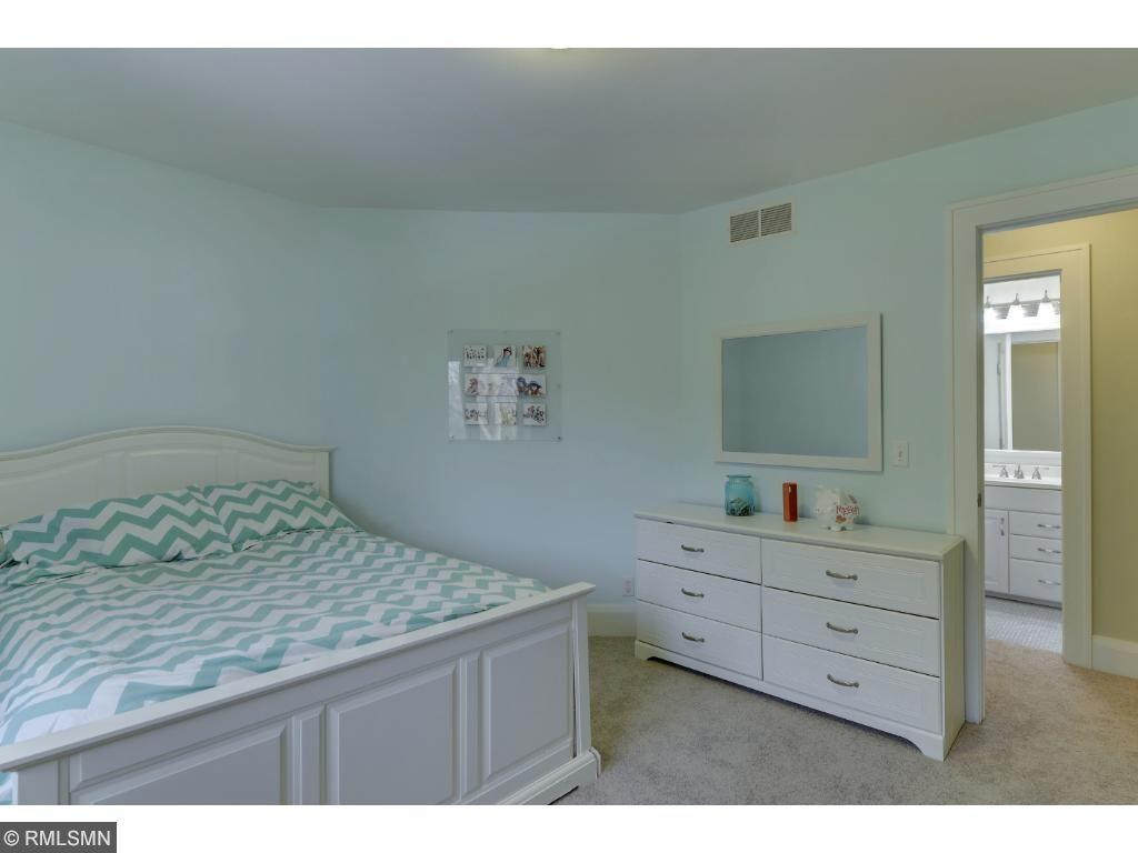 4200 Mount Curve Deephaven, MN 55331 - Photo 16 of 23 Gallery Image 16