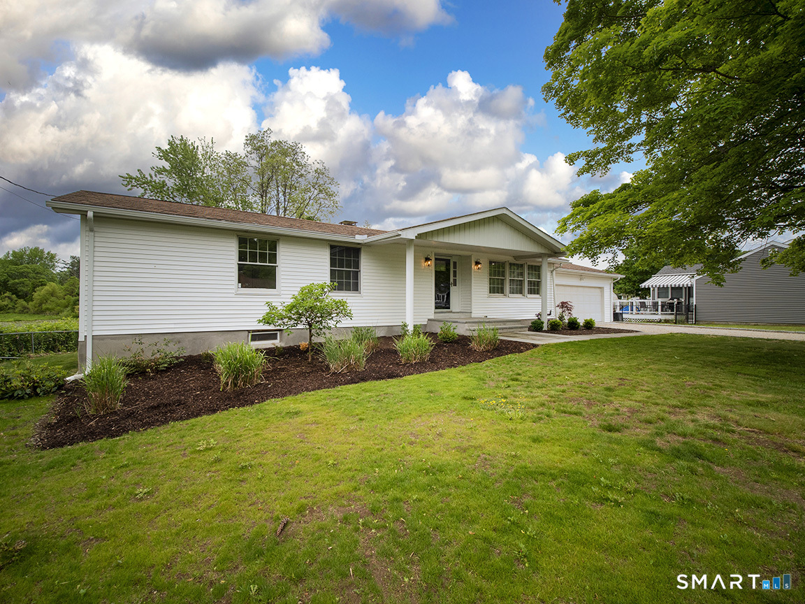 6 Warren Road Woodbridge, CT 06525 - Photo 2 of 35