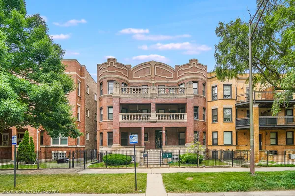 $310,000 | 5743 South Michigan Avenue, Unit 1S, Chicago, IL 60637