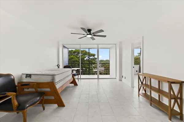 $209,500 | 112 Royal Park Drive, Unit 4B, Oakland Park, FL 33309