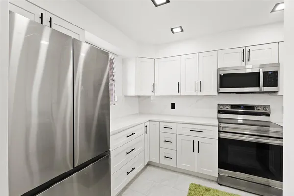 $209,500 | 112 Royal Park Drive, Unit 4B, Oakland Park, FL 33309