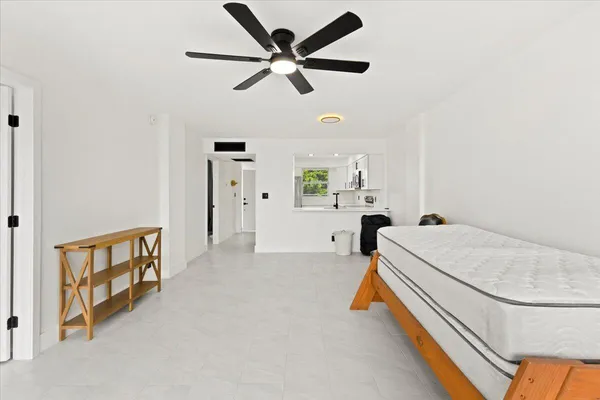 $209,500 | 112 Royal Park Drive, Unit 4B, Oakland Park, FL 33309