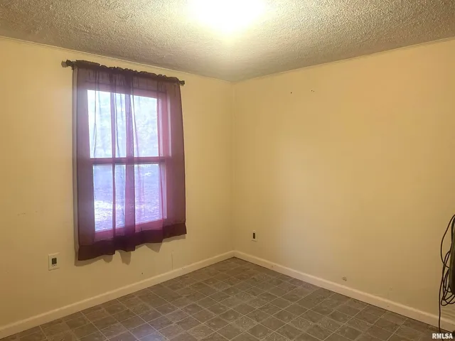 $115,000 | 138 Worthen Road, Murphysboro, IL 62966