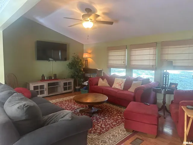 $115,000 | 138 Worthen Road, Murphysboro, IL 62966