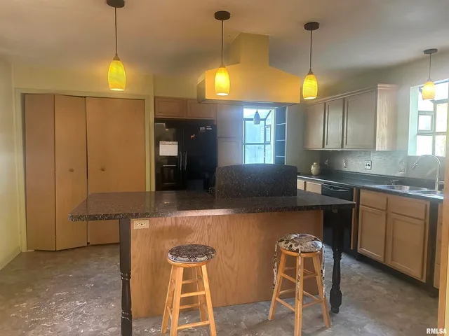 $115,000 | 138 Worthen Road, Murphysboro, IL 62966