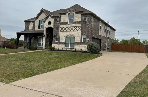 $3,500 | 901 Sunrise Drive, Kennedale, TX 76060