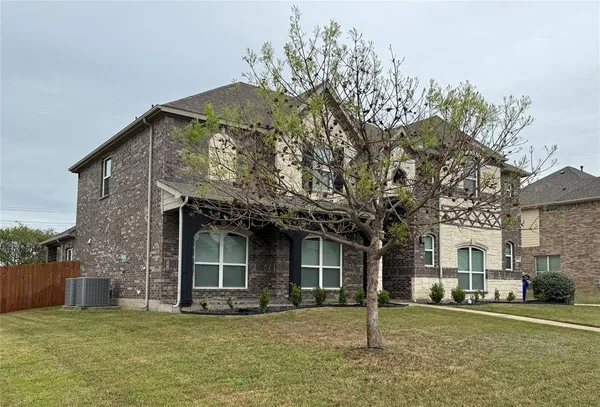 $3,500 | 901 Sunrise Drive, Kennedale, TX 76060