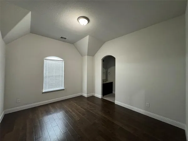 $3,500 | 901 Sunrise Drive, Kennedale, TX 76060