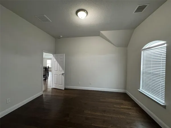 $3,500 | 901 Sunrise Drive, Kennedale, TX 76060