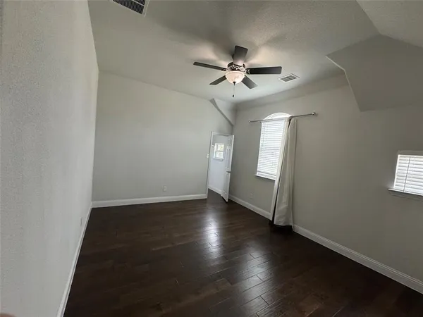 $3,500 | 901 Sunrise Drive, Kennedale, TX 76060