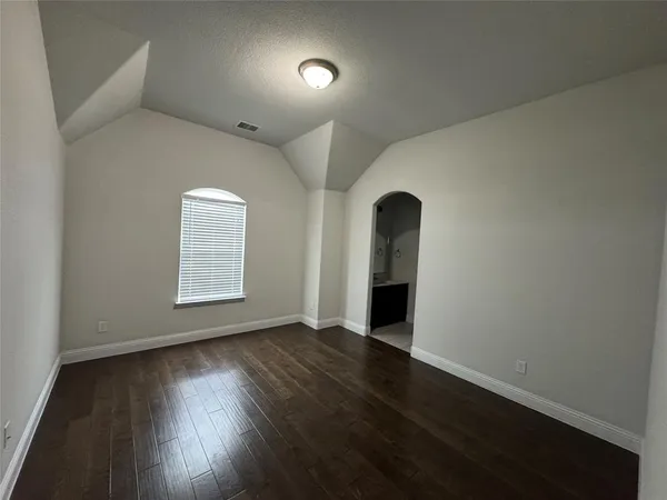 $3,500 | 901 Sunrise Drive, Kennedale, TX 76060