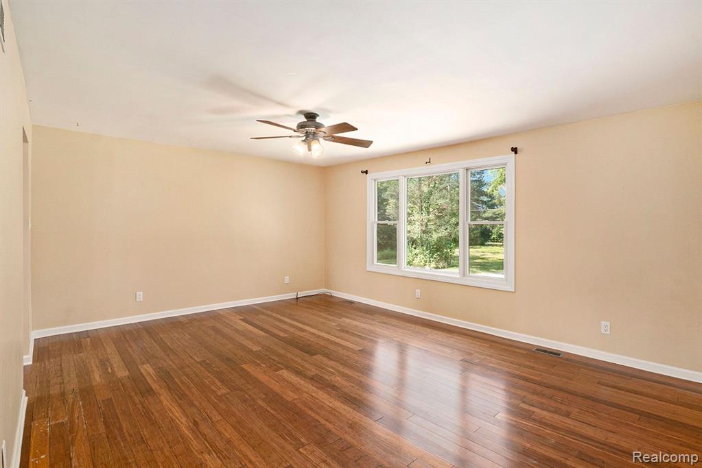5107 Walker Road Davison, MI 48423 - Photo 4 of 31