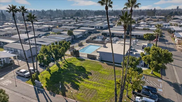 $180,000 | 105 West Herndon Avenue, Unit 3, Fresno, CA 93704