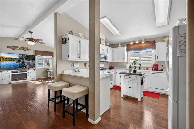 $180,000 | 105 West Herndon Avenue, Unit 3, Fresno, CA 93704