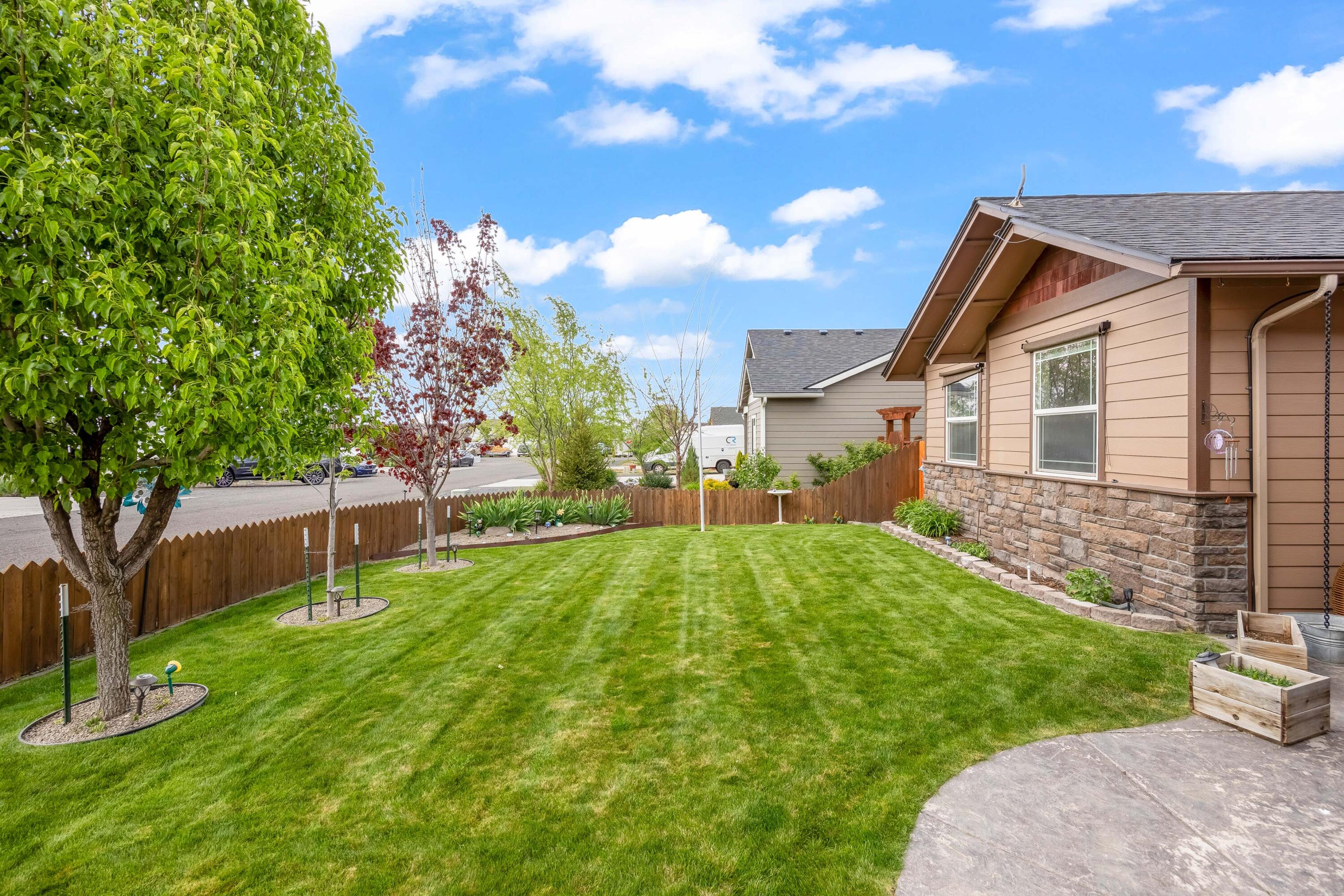 570 Mountain Ridge Drive Culver, OR 97734 - Photo 2 of 46