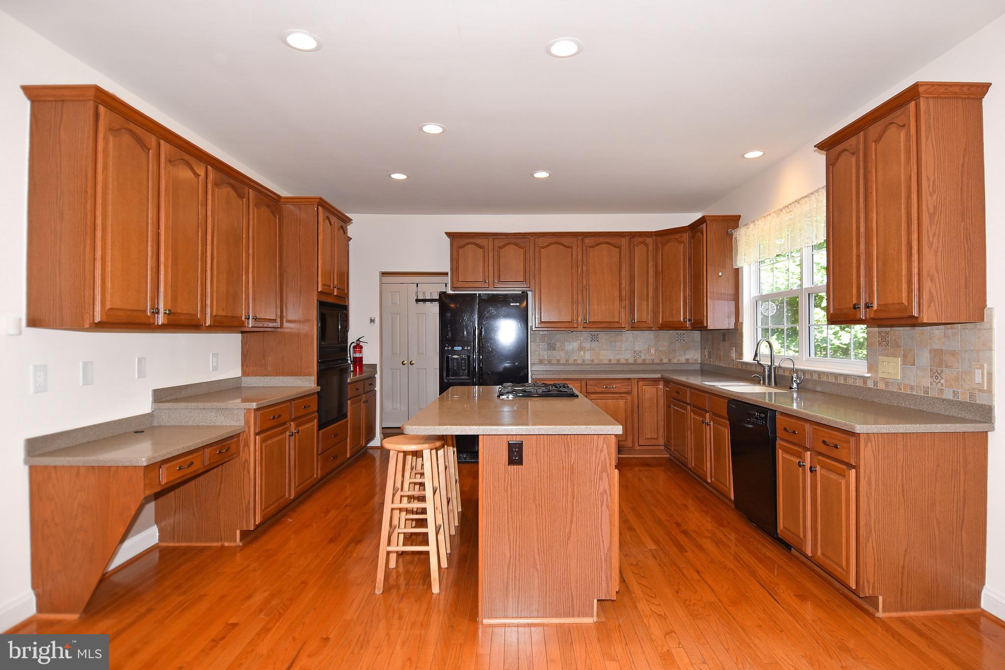 6738 Token Valley Road Manassas, VA 20112 - Photo 14 of 50 Kitchen