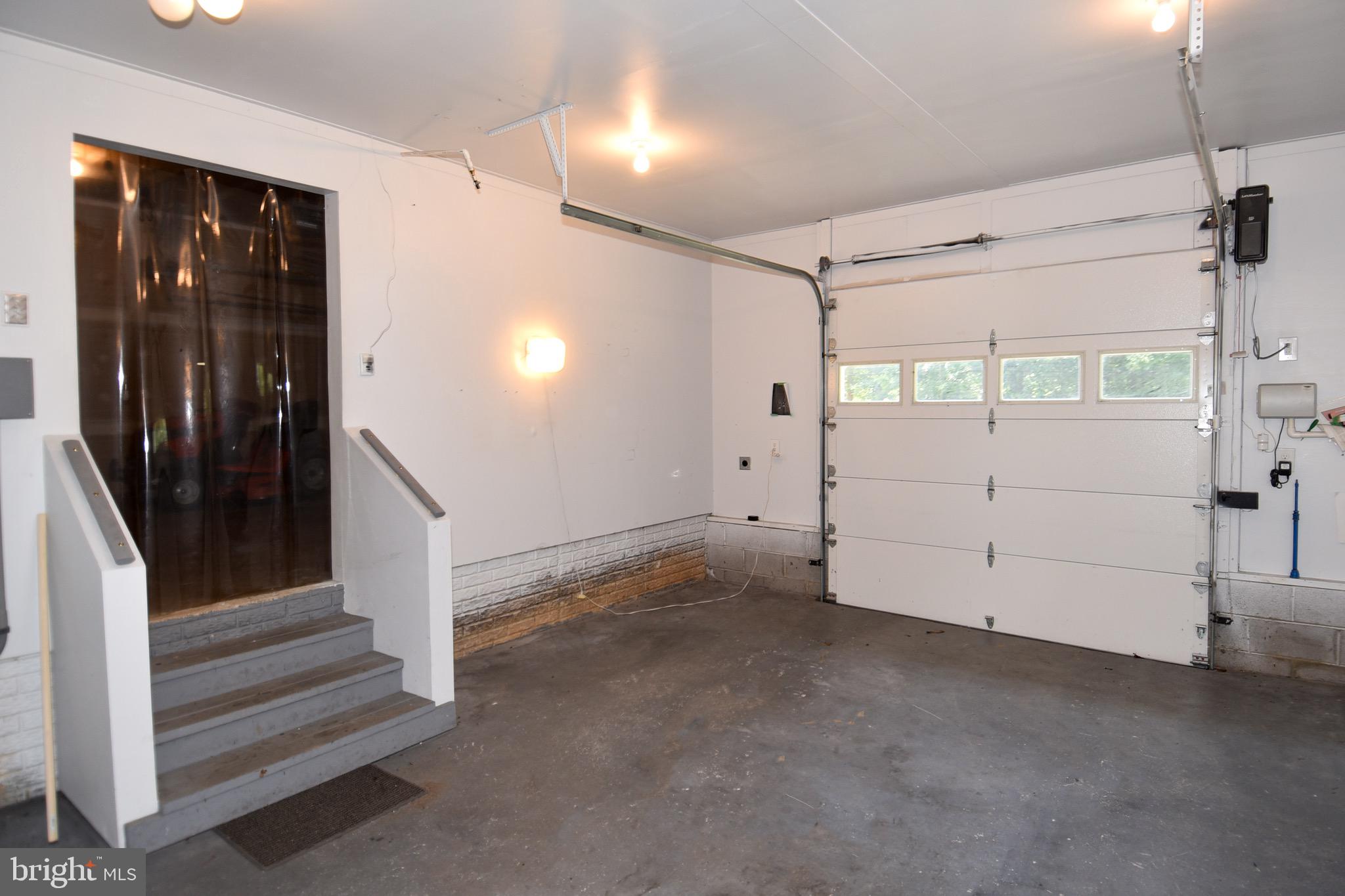 6738 Token Valley Road Manassas, VA 20112 - Photo 18 of 50 garage