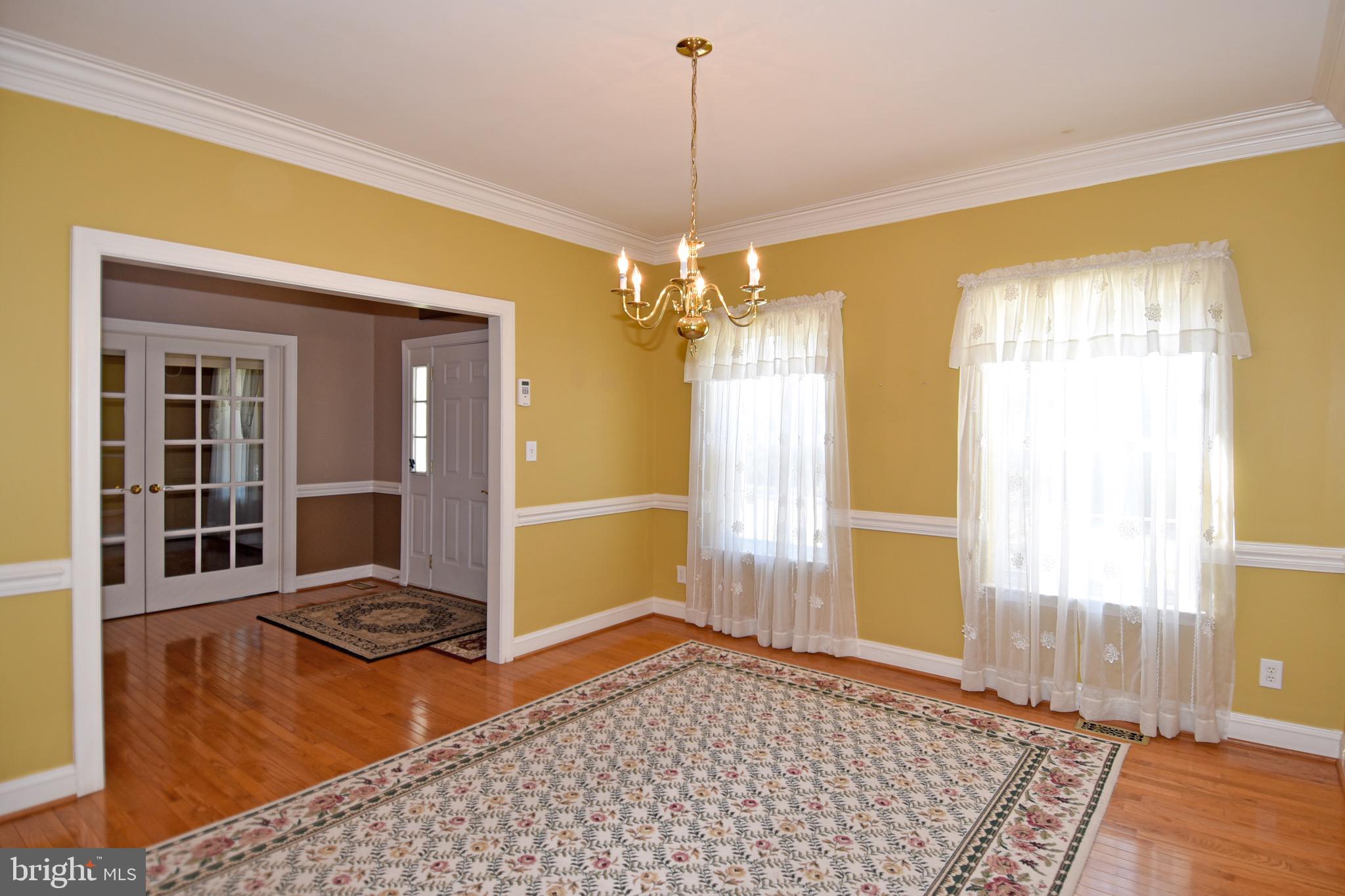 6738 Token Valley Road Manassas, VA 20112 - Photo 10 of 50 Living Room