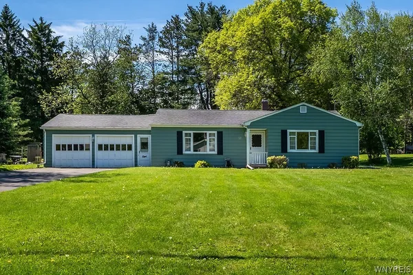 $319,900 | 31 Heiler Drive, East Aurora, NY 14052
