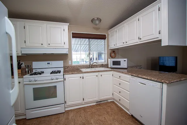 $129,500 | 221 West Herndon Avenue, Unit 130, Fresno, CA 93704