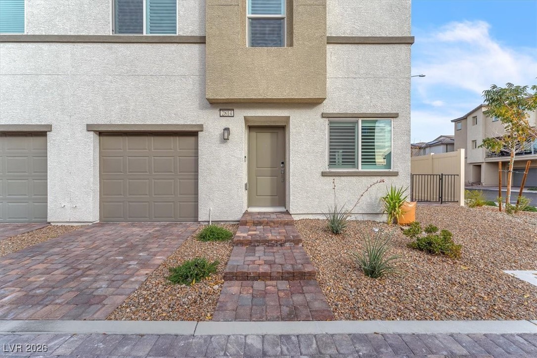 2814 Riverside Gold Court North Las Vegas, NV 89086 - Photo 2 of 38
