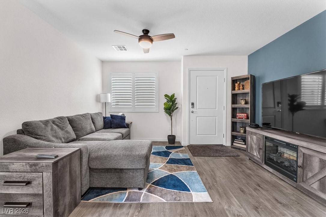 2814 Riverside Gold Court North Las Vegas, NV 89086 - Photo 5 of 38