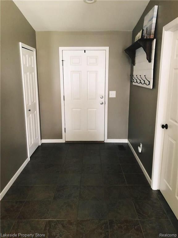 52250 Rivard Road New Baltimore, MI 48047 - Photo 16 of 27