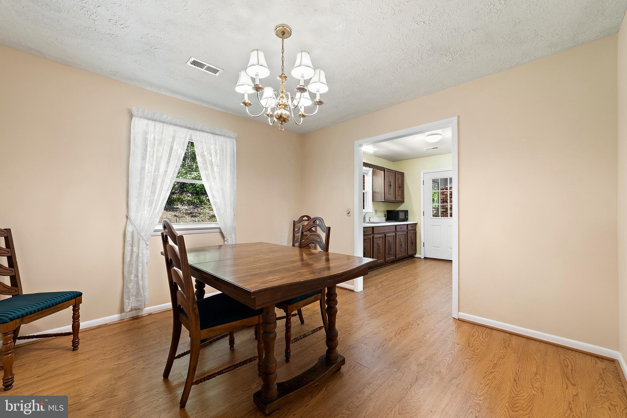 5847 Wilson Road Marshall, VA 20115 - Photo 9 of 55 Dining room looking towards kitchen