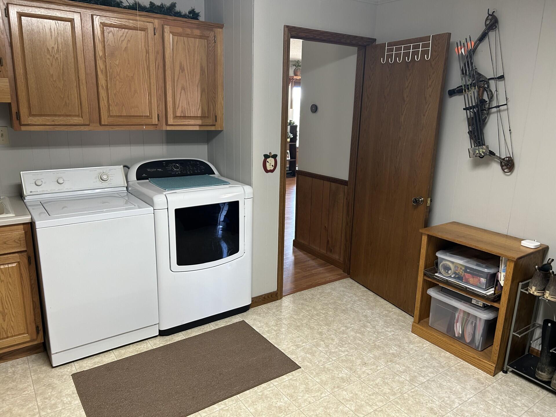 10239 Krugh Road Mendon, OH 45862 - Photo 21 of 52 Laundry room