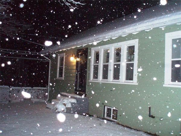 21 Border Road Natick, MA 01760 - Photo 3 of 17