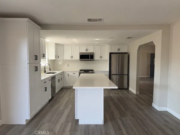 $555,000 | 13839 Rincon Road, Apple Valley, CA 92307