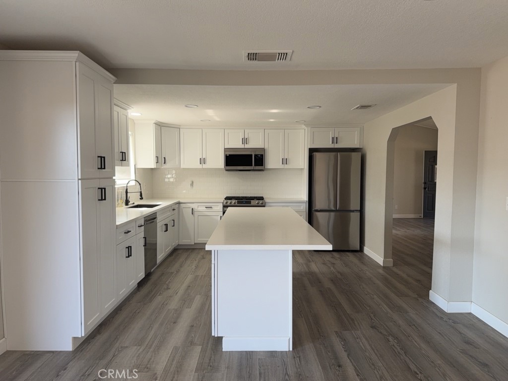 13839 Rincon Road Apple Valley, CA 92307 - Photo 10 of 48