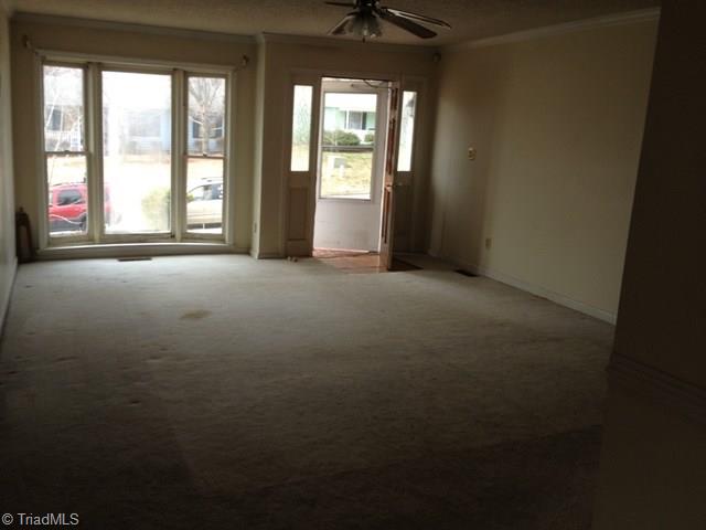 3702 Country Ridge Road Greensboro, NC 27405 - Photo 2 of 8 Living room