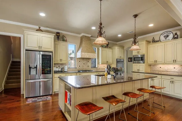 $1,325,000 | 6909 Heritage Oaks Drive, Mansfield, TX 76063