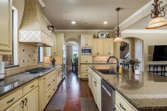 $1,325,000 | 6909 Heritage Oaks Drive, Mansfield, TX 76063