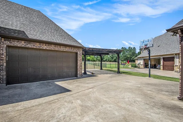 $1,325,000 | 6909 Heritage Oaks Drive, Mansfield, TX 76063