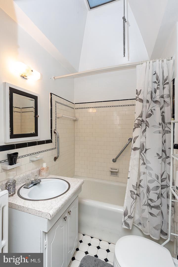 7024 Ruskin Lane Upper Darby, PA 19082 - Photo 14 of 26