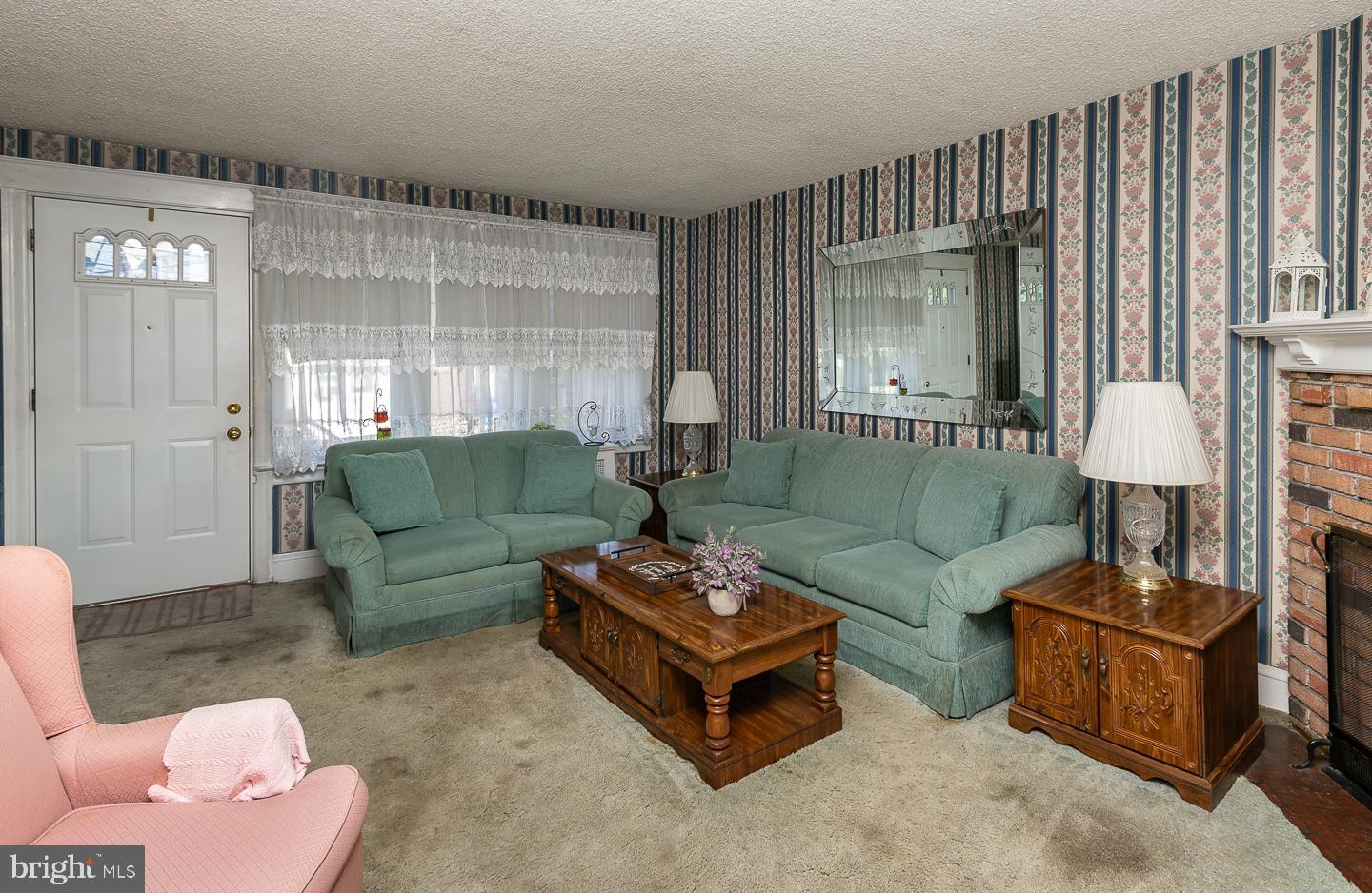 7024 Ruskin Lane Upper Darby, PA 19082 - Photo 4 of 26