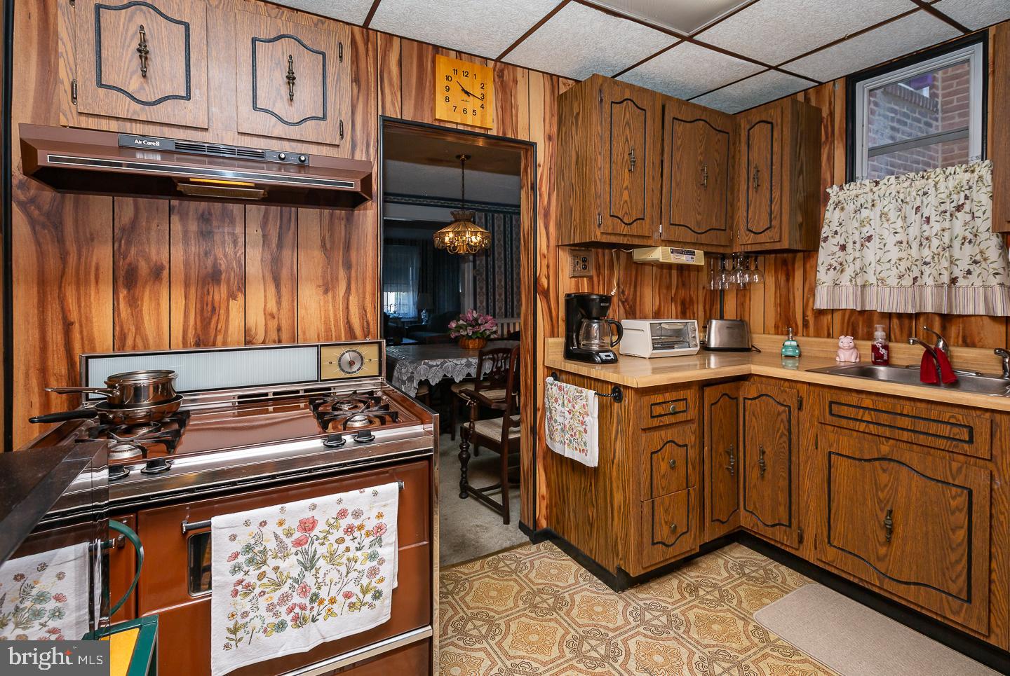 7024 Ruskin Lane Upper Darby, PA 19082 - Photo 8 of 26