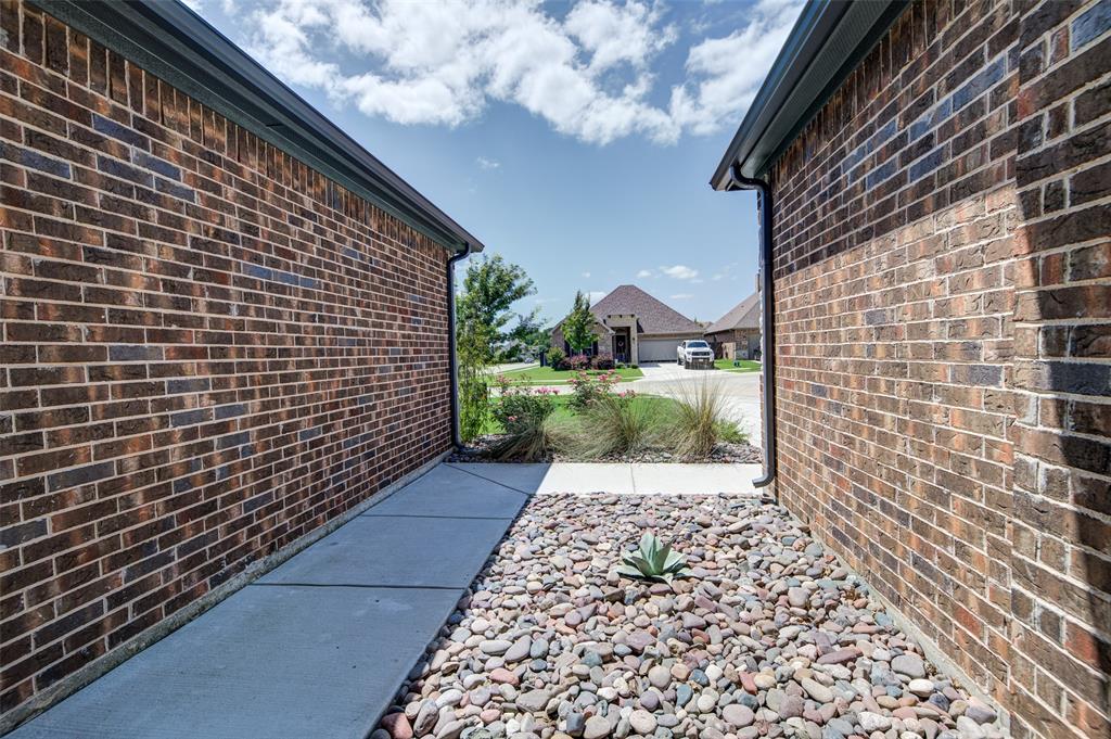 3009 West Wind Court Decatur, TX 76234 - Photo 6 of 35